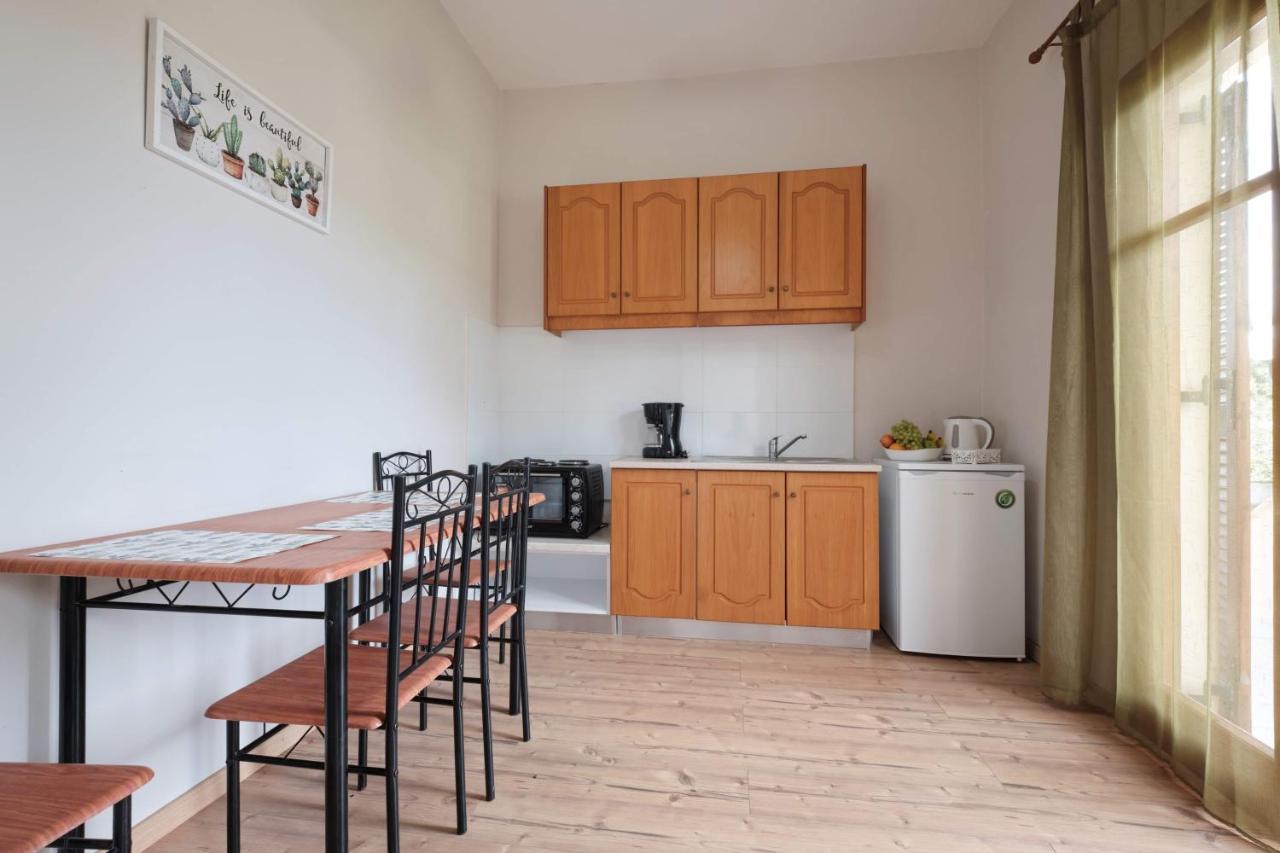 Olive Garden Studios & Apartments Acharavi  Exterior photo