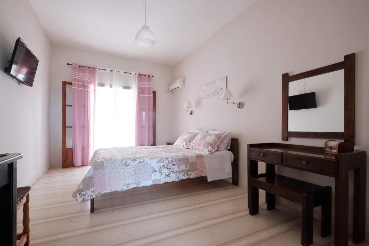 Olive Garden Studios & Apartments Acharavi  Exterior photo
